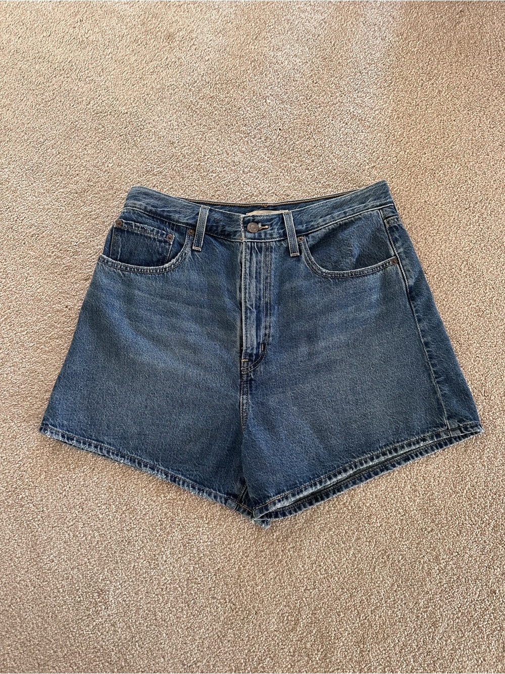 Levi’s high loose denim shorts high rise